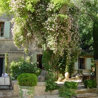 En Provence, maison de charme avec 4 chambres avec piscine à louer 