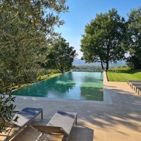 Location de prestige en Luberon avec piscine à débordement 
