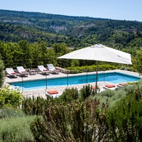 Grande propriété avec tennis en location  entre Luberon et Haute Provence