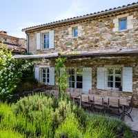 Grande propriété avec tennis et piscine à louer en Haute-Provence