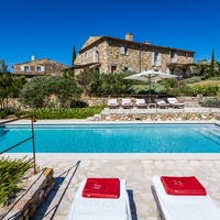 Grande propriété avec tennis et piscine à louer en Haute-Provence