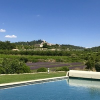 Mas à louer pour 10 personnes avec grande piscine et vue sur Luberon et Ventoux
