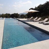 Provence Luberon, a louer maison d'architecte en Provence  avec grande piscine