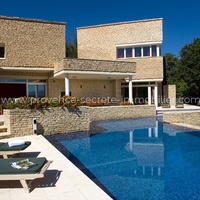 Villa d'architecte à louer à Gordes avec climatisation et piscine