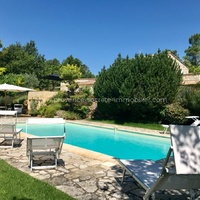 Proche de Gordes, Villa en Pierre à louer au coeur du Luberon, piscine et vue