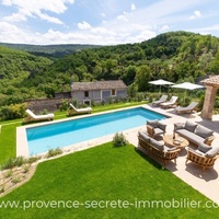 Maison de village du Luberon à louer en Provence avec piscine