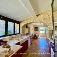 Grand Mas à louer en Provence avec climatisation et vue dominante