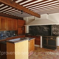 Villa en pierre avec piscine à vendre en Provence à Ménerbes