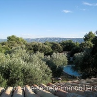 Luberon villa à vendre avec piscine et vue sur Cabrières d'Avignon