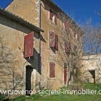 A vendre, bastide de hameau face au Luberon à Gordes