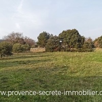 Luberon, Cabrières d'Avignon, terrain constructible à vendre