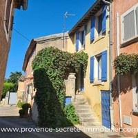 Maison à vendre dans le Luberon à Roussillon avec terrasses